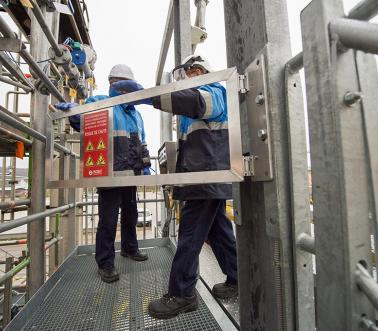 Portillon de sécurité passerelle d'accès en dôme de citerne, Pacquet