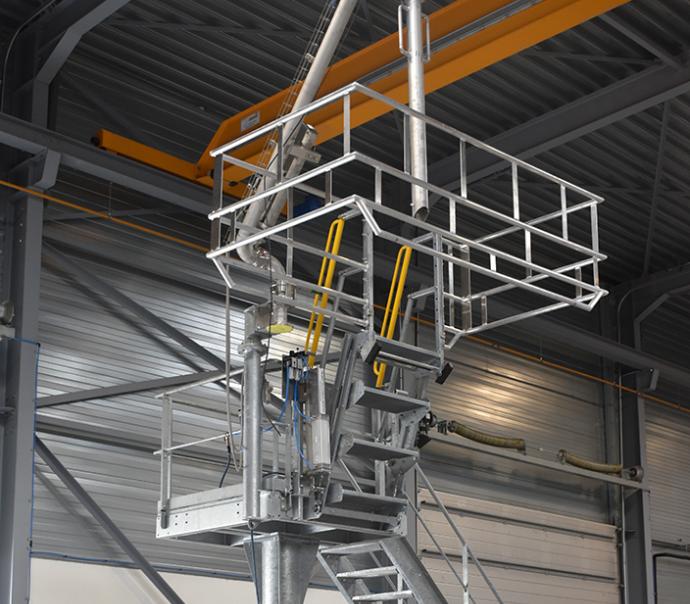 Loading solution, top loading arm, platform, folding stairs, Pacquet